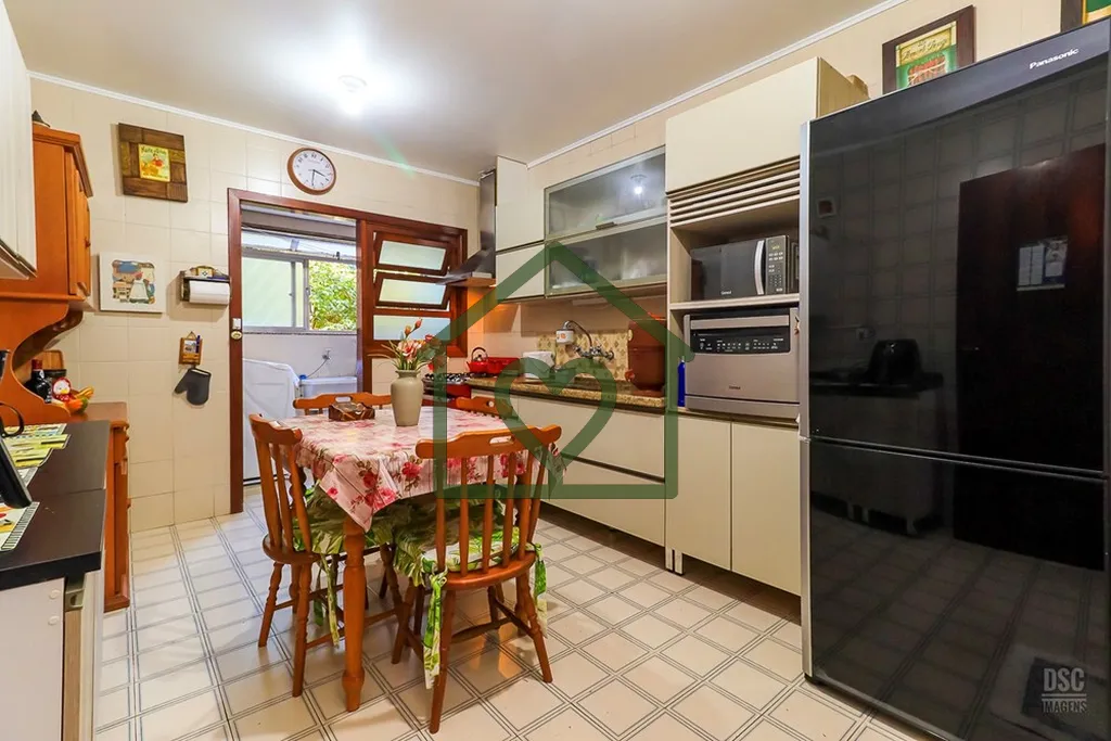 Imagem Excelente apartamento Chácara das Pedras, espaçoso 135m² de area privativa, amplo living com saca...