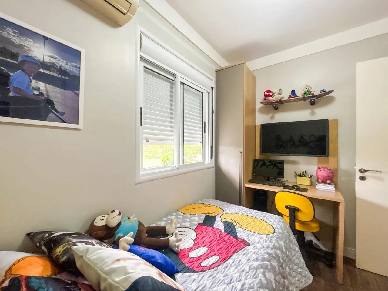 Imagem Casa em Condomínio com 03 quartos, 01 suíte e 02 vagas cobertas - Teresópolis