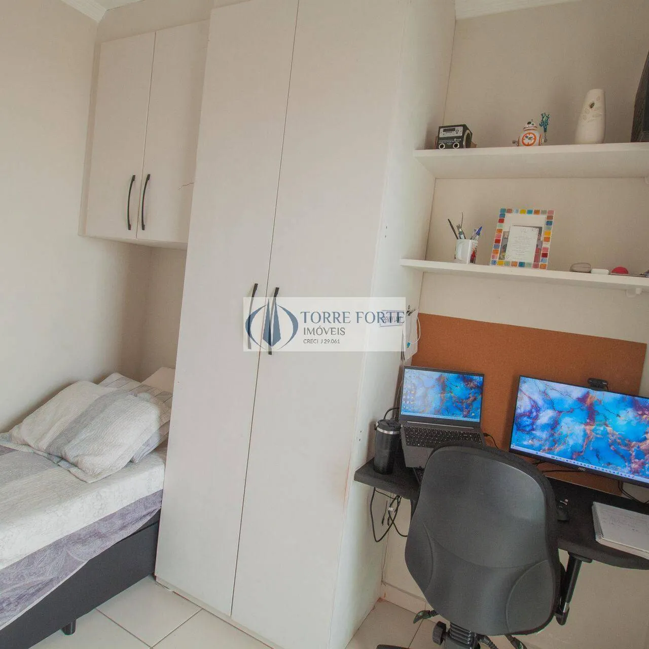 Imagem Linda casa com 3 suítes , churrasqueira, varanda , 2 vagas
