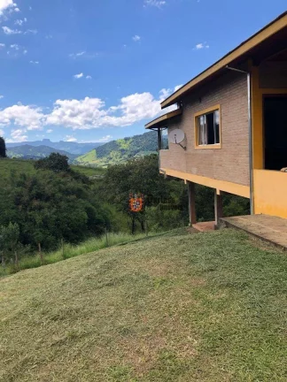 Imagem Chácara com 2 dormitórios à venda, 6000 m² por R$ 770.000 - Serra dos Remédios- Gonçalves/MG