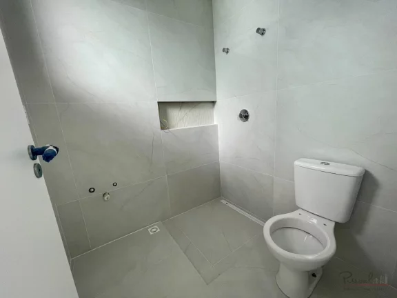 Imagem Excelente apartamento com 1 suíte , lavabo, 1 vaga e hobby box. Condomímio possui salão de festas...