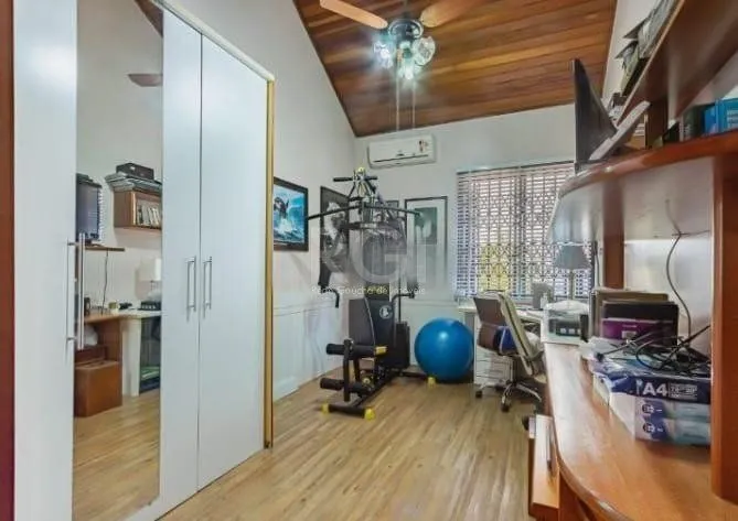 Imagem CASA DE CONDOMÍNIO, 3 DORMITÓRIOS, SUÍTE, NO BAIRRO JARDIM SABARÁ, PORTO ALEGRE/RS