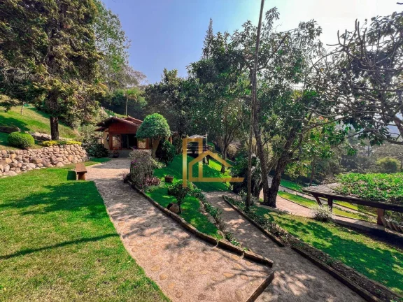 Imagem Casa linear com 3 quartos com suíte e terreno de 2.580 m² e Lazer privativo perto do centro de Teresópolis!