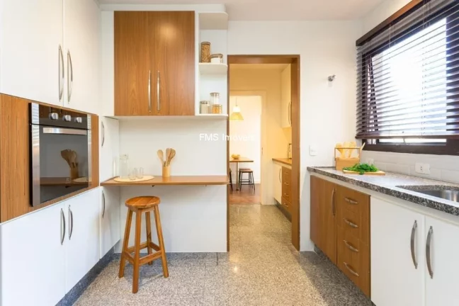 Imagem Apartamento de luxo na Vila Suzana, São Paulo-SP, com 4 quartos, 4 suítes e 387m² de área.
