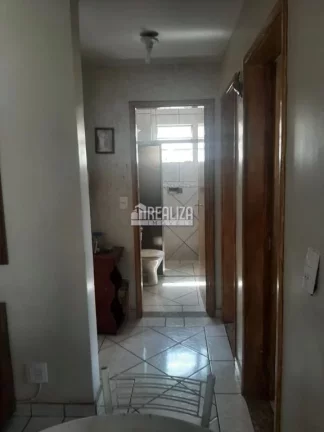 Imagem Apartamento à venda no Condomínio Residencial João Bichuette, no bairro Vila São Vicente, em Uberaba: 2 dormitórios, garagem e mais!