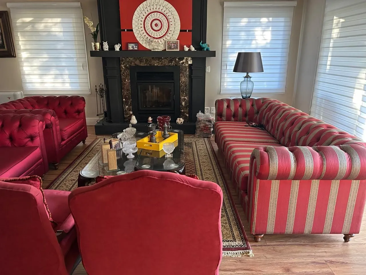 Imagem Vende-se luxuosa casa com 4 suítes e 430m² - Gramado