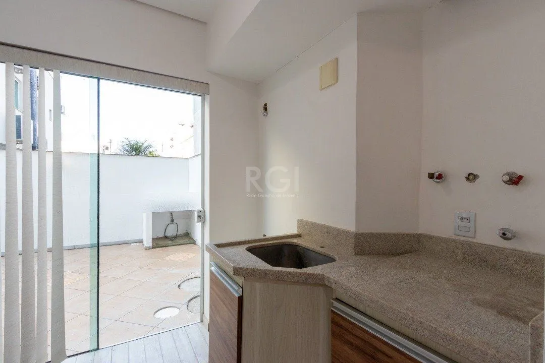 Imagem Casa para Venda - 178.4m², 3 dormitórios, sendo 1 suites, 2 vagas - Hípica