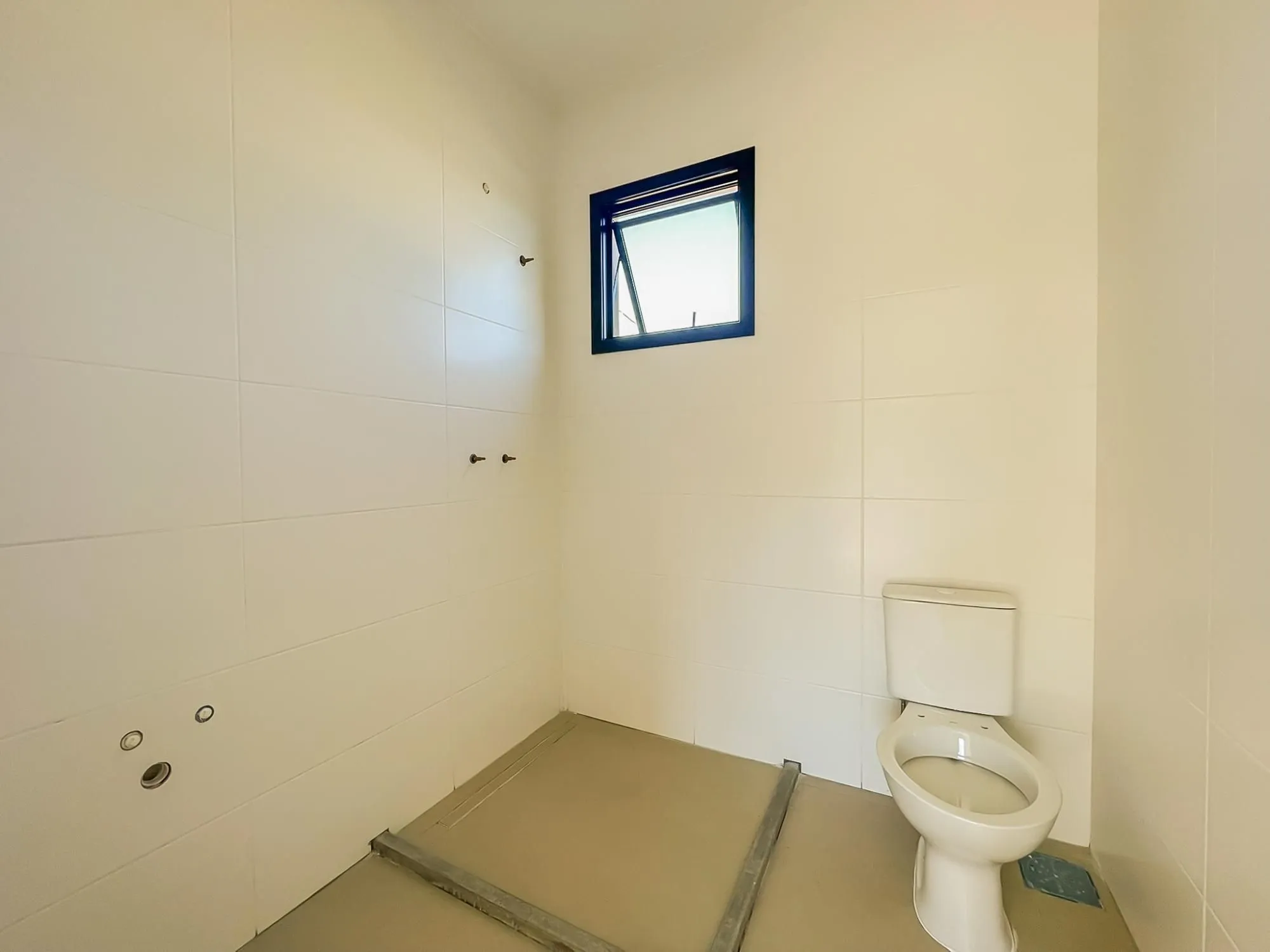 Imagem Casa térrea com 100m² privativo, em condomínio fechado na Estrada Jorge Pereira Nunes