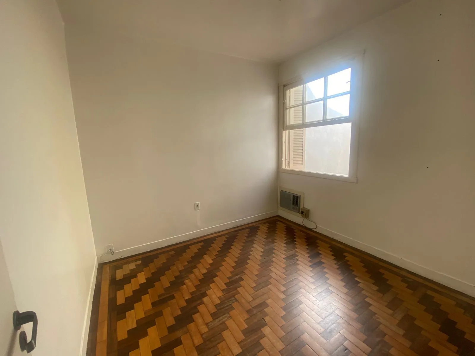 Imagem Apartamento 3 dormitórios 2 banheiros e sacada Menino Deus