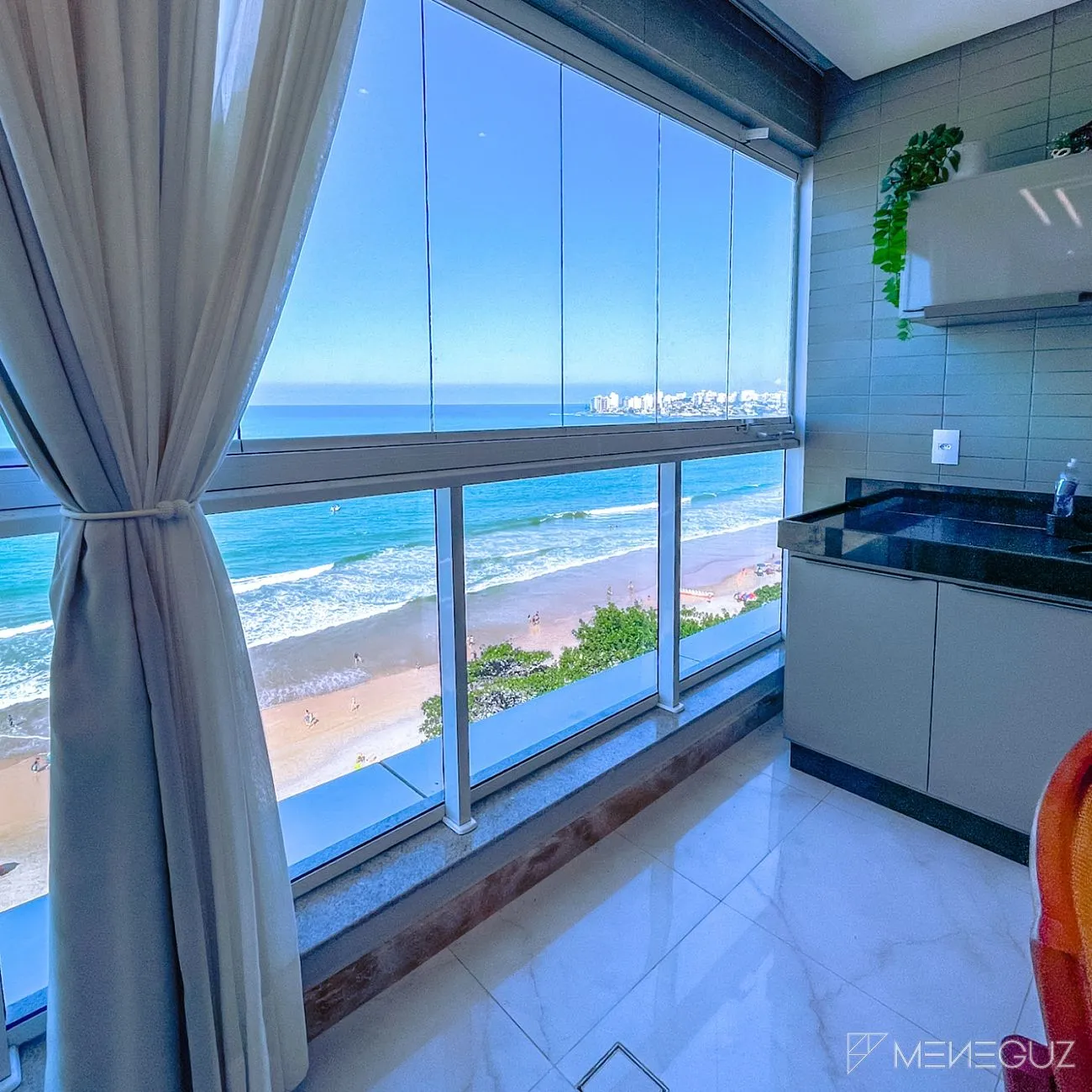 Imagem Apartamento 3 Quartos a venda de para Frente Mar da Praia do Morro finamente mobiliado e decorado