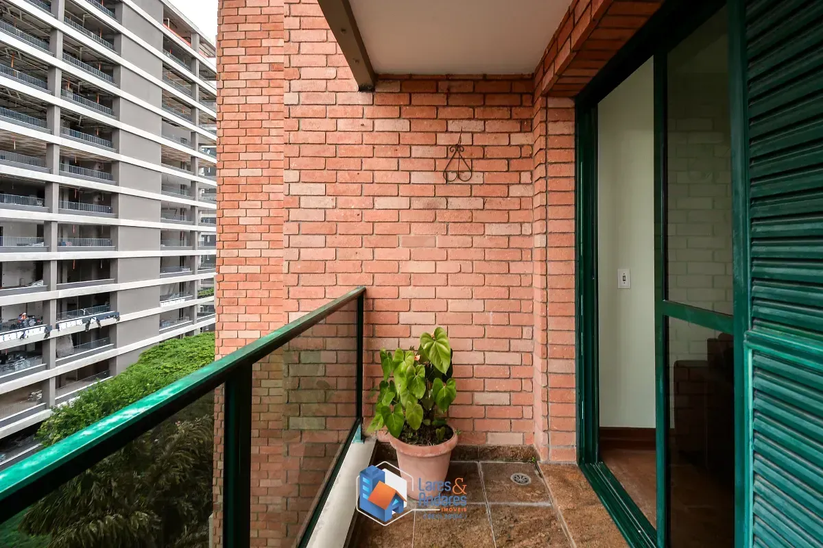 Imagem Apartamento para venda em Moema com 4 quartos, sendo 3 suítes, 222m²