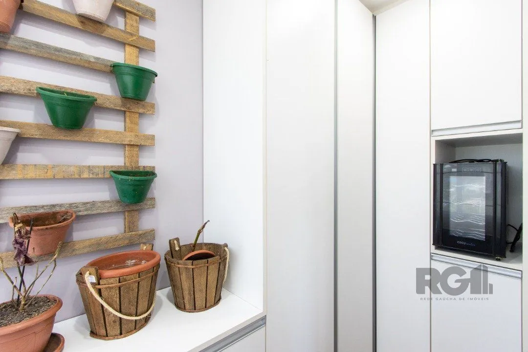 Imagem Apartamento reformado de 124m² privativos- 3 dormitórios sendo 1 suíte no bairro Medianeira