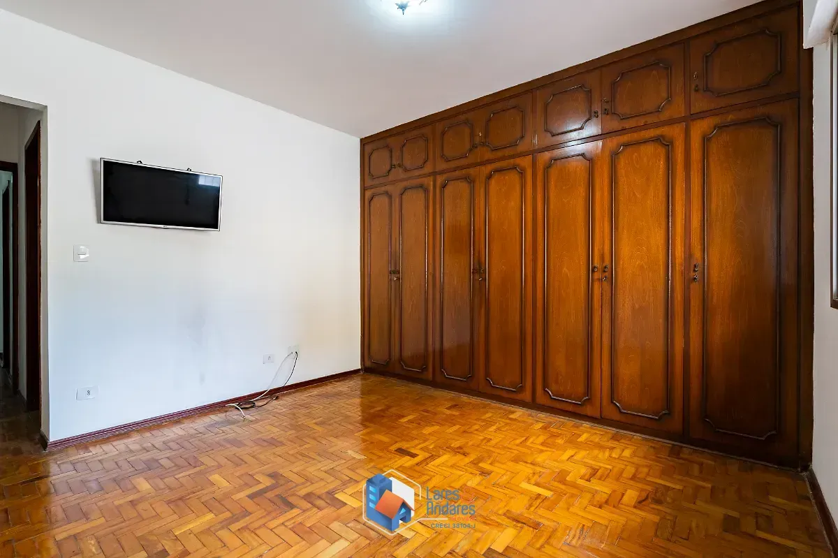Imagem Sobrado para venda em Vila Firmiano Pinto com 3 quartos, sendo 1 suíte, 240m²