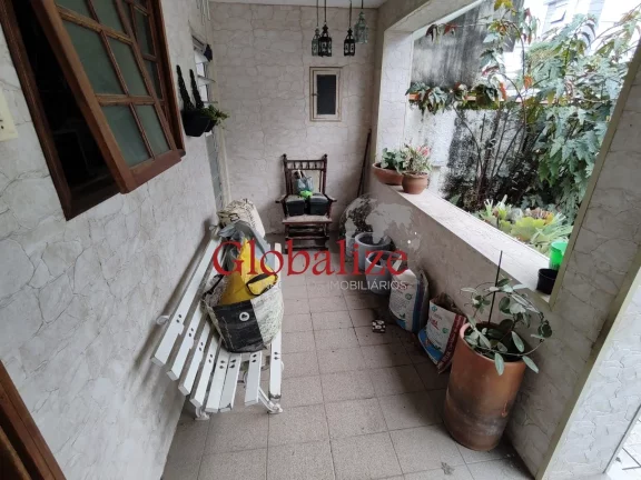 Imagem Excelente Casa para Reforma à venda com 270m², 3 dormitórios e 3 vagas no bairro da Aparecida em Santos por R$ 1.800.000,00