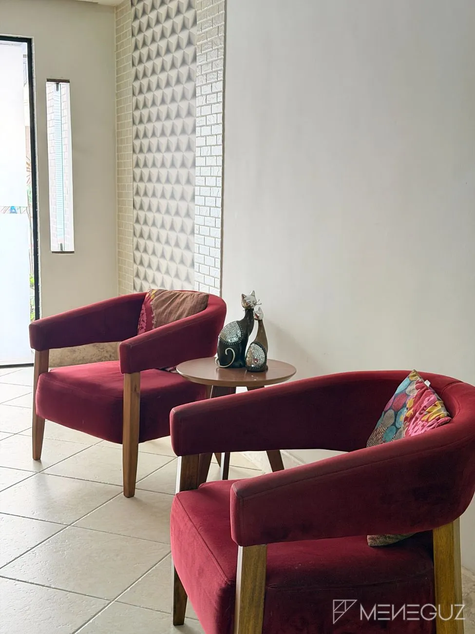 Imagem Apartamento de 2 quartos (1 suíte) a venda; Totalmente mobiliado.