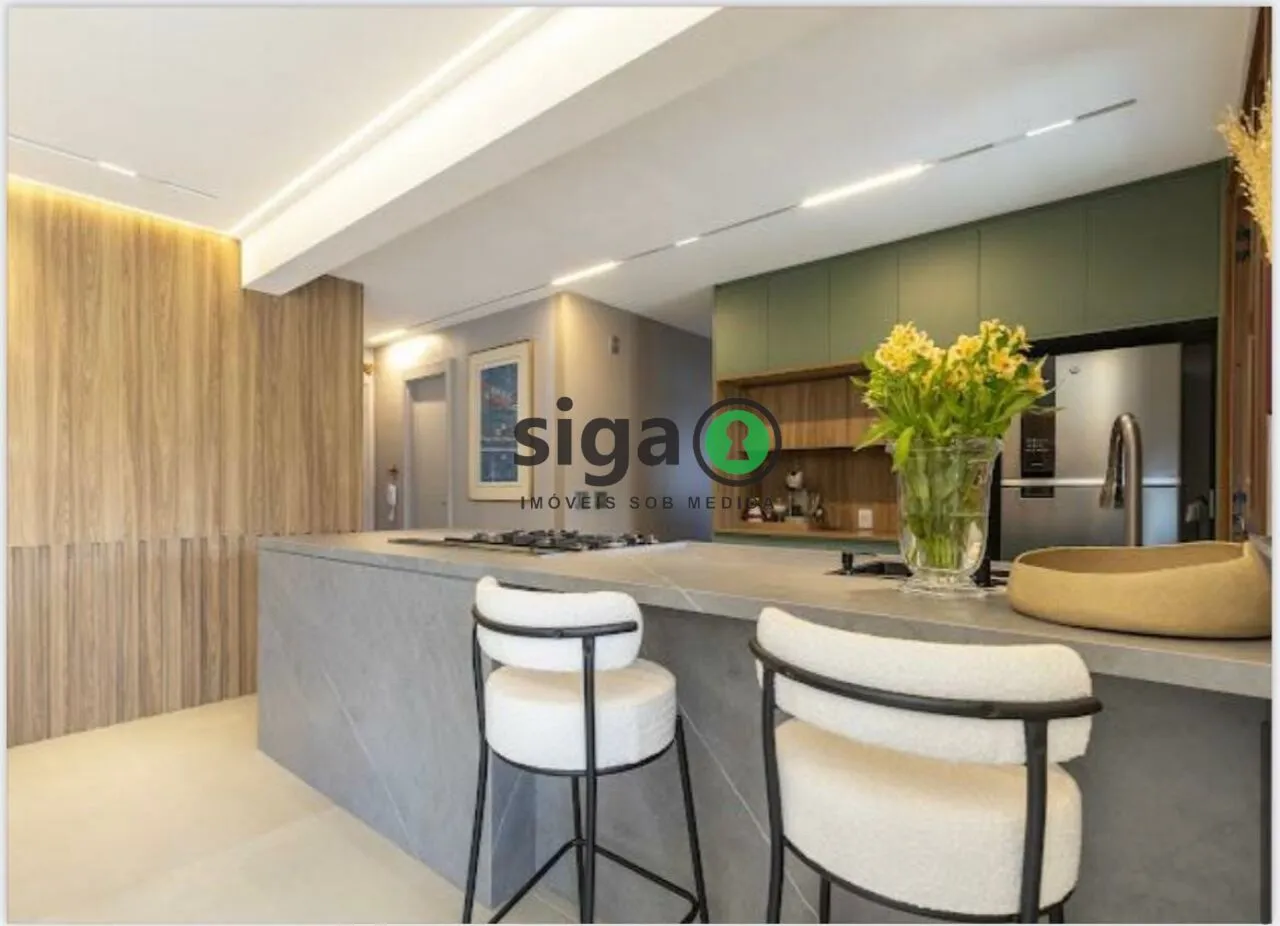 Imagem Apto com 142m² à Venda no Campo Belo, com 2 suites, sendo a máster com closet, 2 vagas, Mobiliado