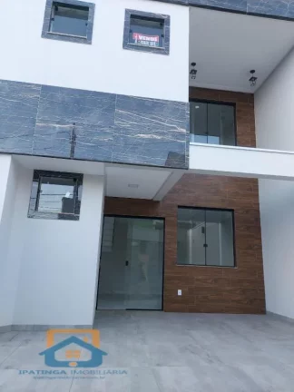 Imagem Casa Duplex de 3 quartos e 2 Vagas de garagem no Bairro Tirandetes