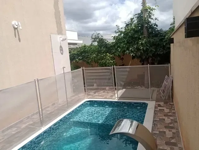 Imagem Casa Térrea com Charme e Conforto no Condomínio Reserva Ipanema