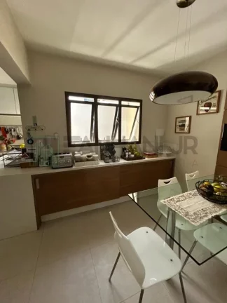 Imagem Espaçoso apartamento de luxo à venda no Itaim Bibi, São Paulo-SP: 4 quartos, 4 suítes, 3 salas, 6 banheiros, 3 vagas de garagem, 213m²!