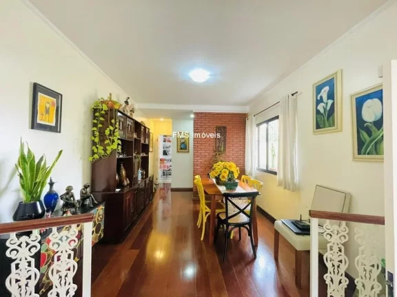 Imagem Imóvel de luxo na Vila da Saúde: casa com 4 quartos, 2 suítes, 2 salas, 4 vagas de garagem e 148m² em São Paulo-SP.