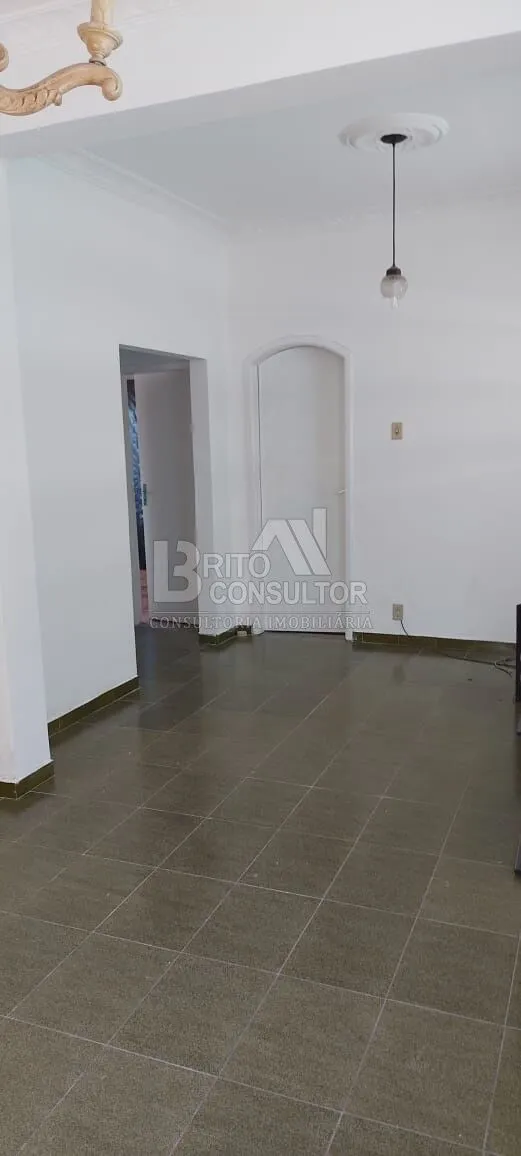 Imagem Casa Linear à Venda com 3 Quartos, Garagem e Quintal, 360m², Nova Cidade - São Gonçalo/RJ