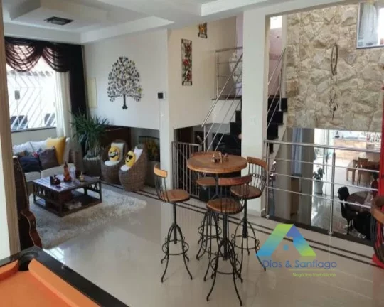 Foto do imóvel Sobrado com 4 dormitórios à venda, 300 m² por R$ 1.300.000,00 - Parque Fongaro