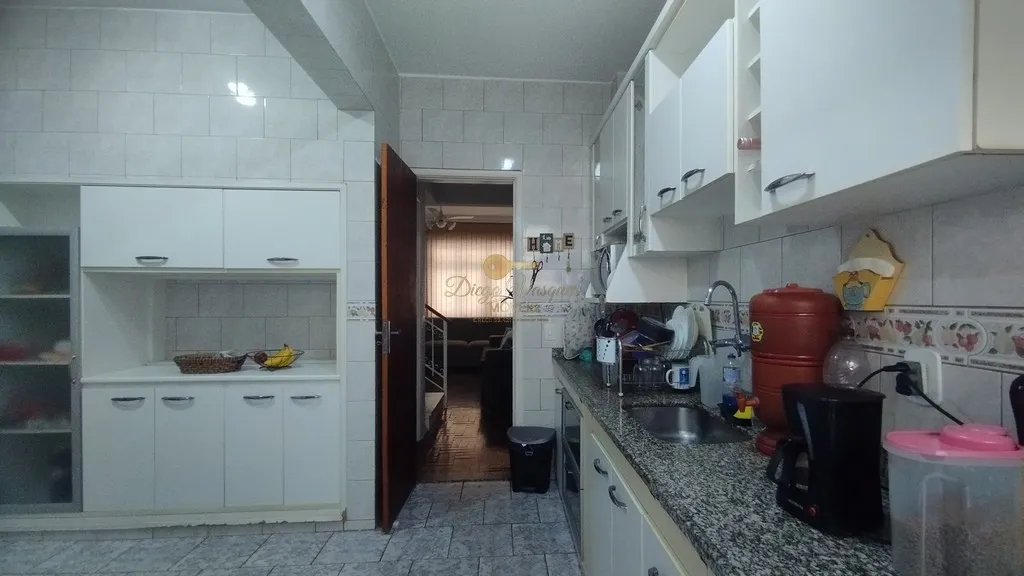 Imagem Casa em Condomínio para Venda em Teresópolis / RJ no bairro Agriões
