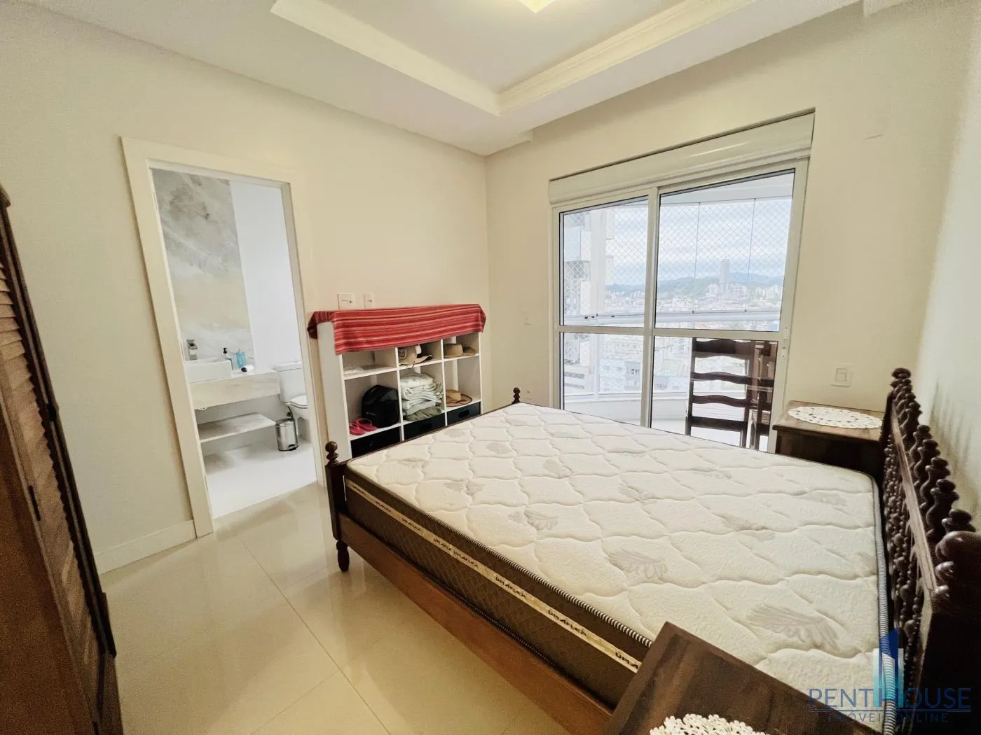 Imagem Apartamento Zona Central para Venda em Balneário Camboriú, CENTRO, 3 dormitórios, 3 suítes, 4 banheiros, 2 vagas