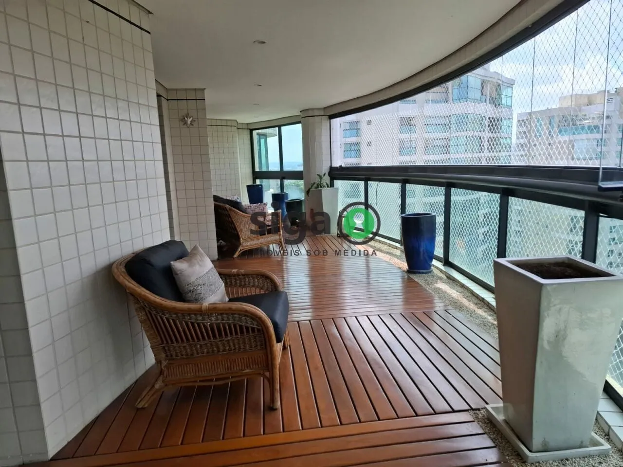 Imagem Apartamento disponível para locação - 400m²- 4 suítes - 5 vagas - Depósito privativo