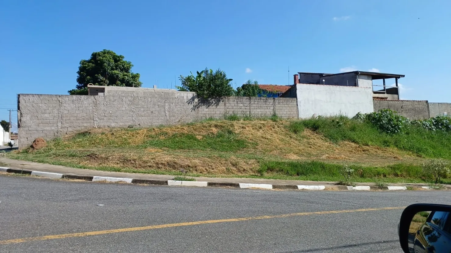Imagem Terreno à venda 250M², Vila Suiça, Pindamonhangaba - SP
