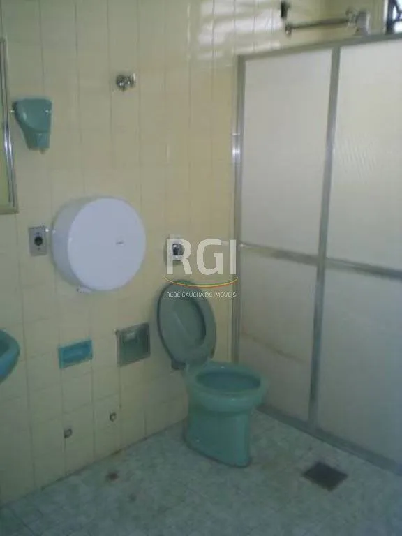 Imagem Casa para Venda - 250m², 3 dormitórios, 2 vagas - Petrópolis