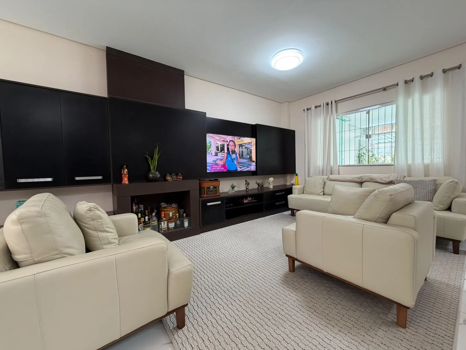 Imagem Casa à venda com 200m2 por R$ 2.800.000,00