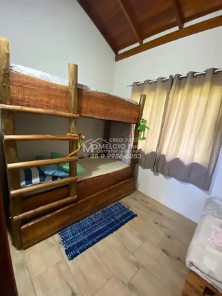 Imagem Sítio a VENDA, no Bairro Rolador, em Canelinha 10 Km, do centro. Nesse passa um ribeiro de cachoeira nos fundos da casa Tendo uma casa de 2 dormitóri