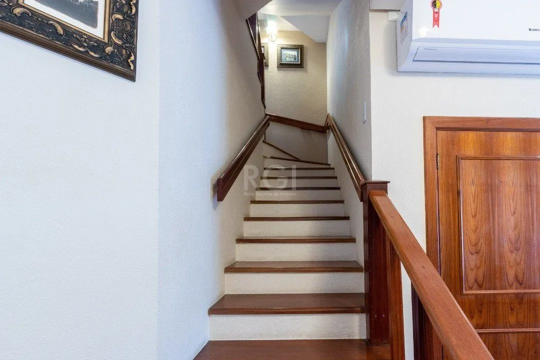 Imagem Casa Condominio para Venda - 225.18m², 3 dormitórios, sendo 1 suites, 2 vagas - Jardim Isabel