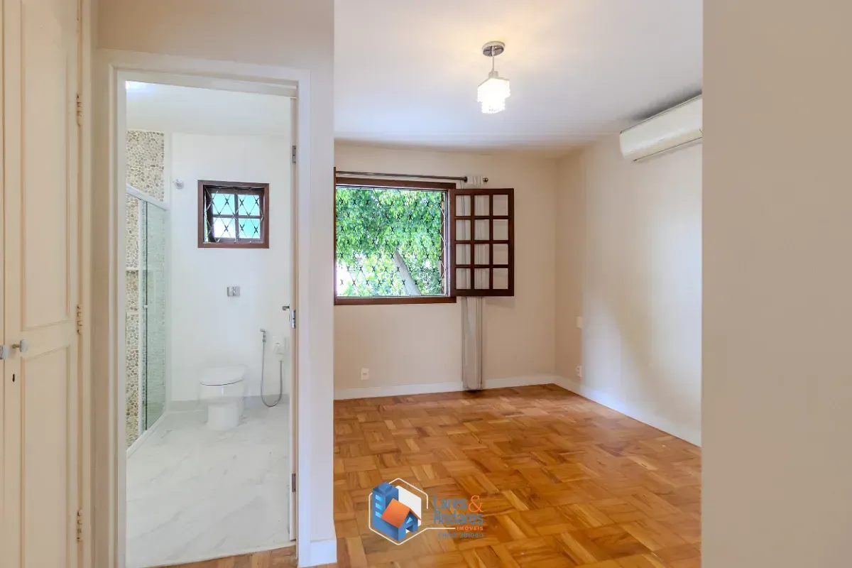 Imagem Sobrado para venda em Campo Belo com 3 quartos, sendo 1 suíte, 150m²