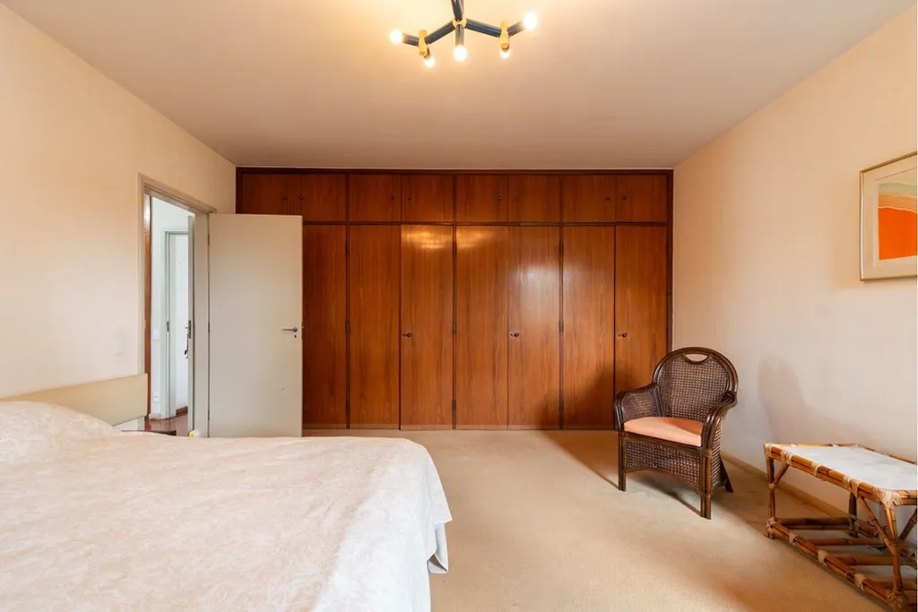 Imagem Casa à venda em São Paulo, Pacaembu, com 3 quartos, 590m2