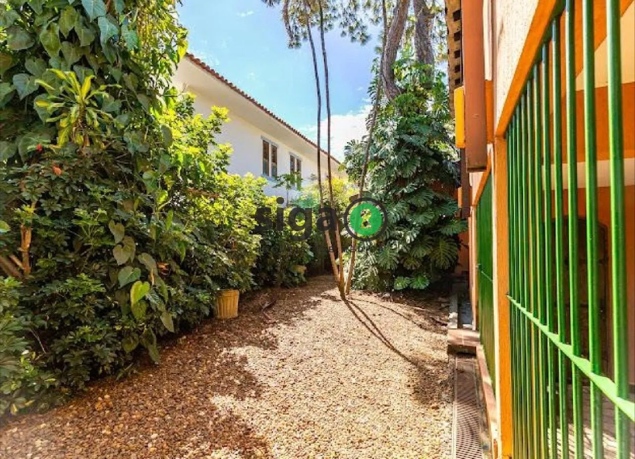 Imagem CASA À VENDA EM RUA FECHADA JARDIM EVEREST - VISTA PARA O JÓQUEI CLUB