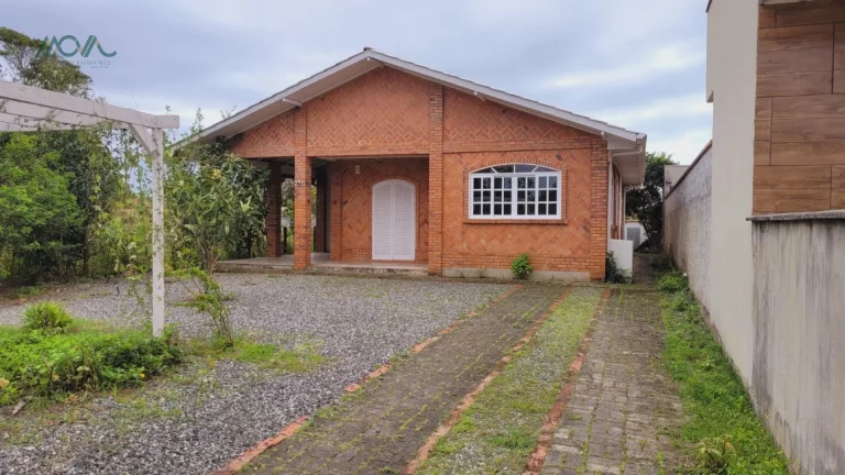 Imagem Casa à Venda em Itapoá - 3 Quartos, 100m da Praia, Oportunidade Imperdível!