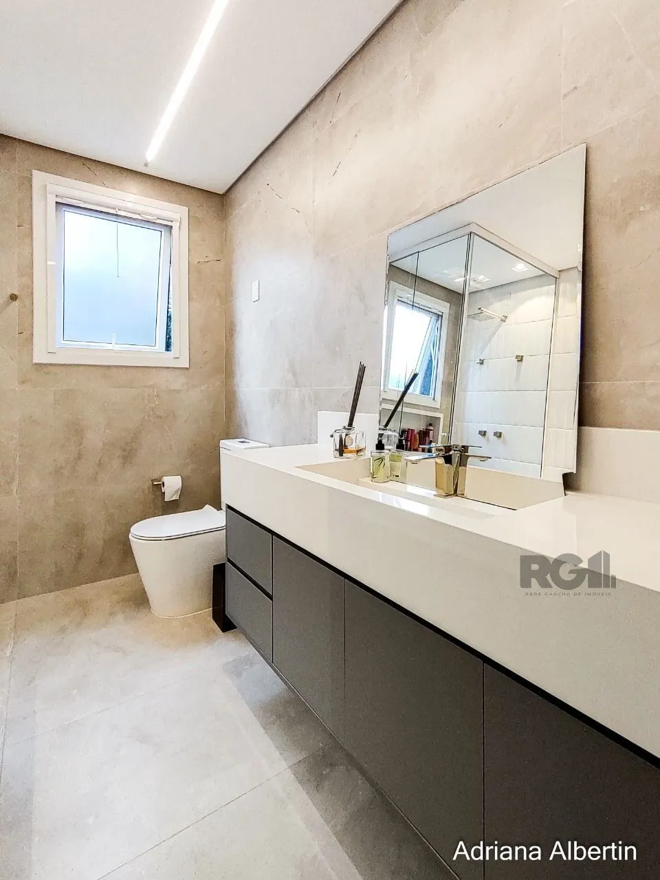 Imagem Casa Condominio para Venda - 287.21m², 3 dormitórios, sendo 3 suites, 2 vagas - Alphaville