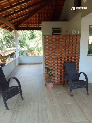 Imagem SÍTIO COM CASA DUPLEX(180M²), ÁREA TOTAL 4 HECTARES (40.000 M²), COM PORTEIRA FECHADA.