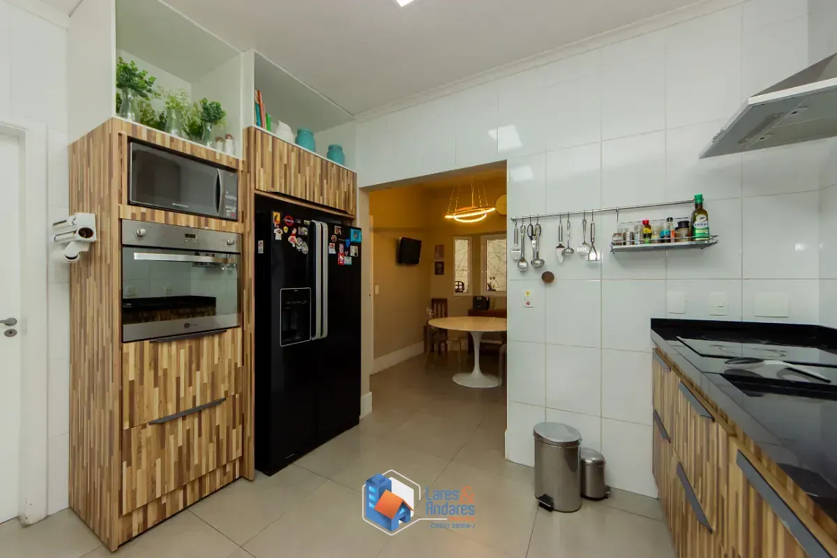 Imagem Casa no condomínio Solar dos Manacás para venda com 5 quartos, sendo 5 suítes, 428m²