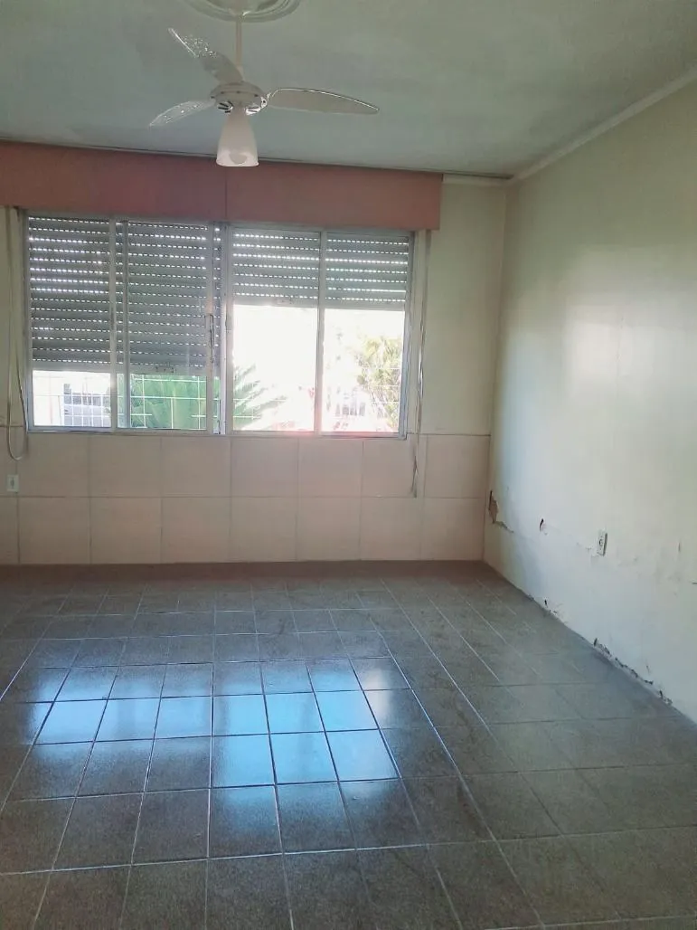 Imagem Boa casa térrea, com 03 dormitórios (sendo 01 suíte), sala, 02 banheiros