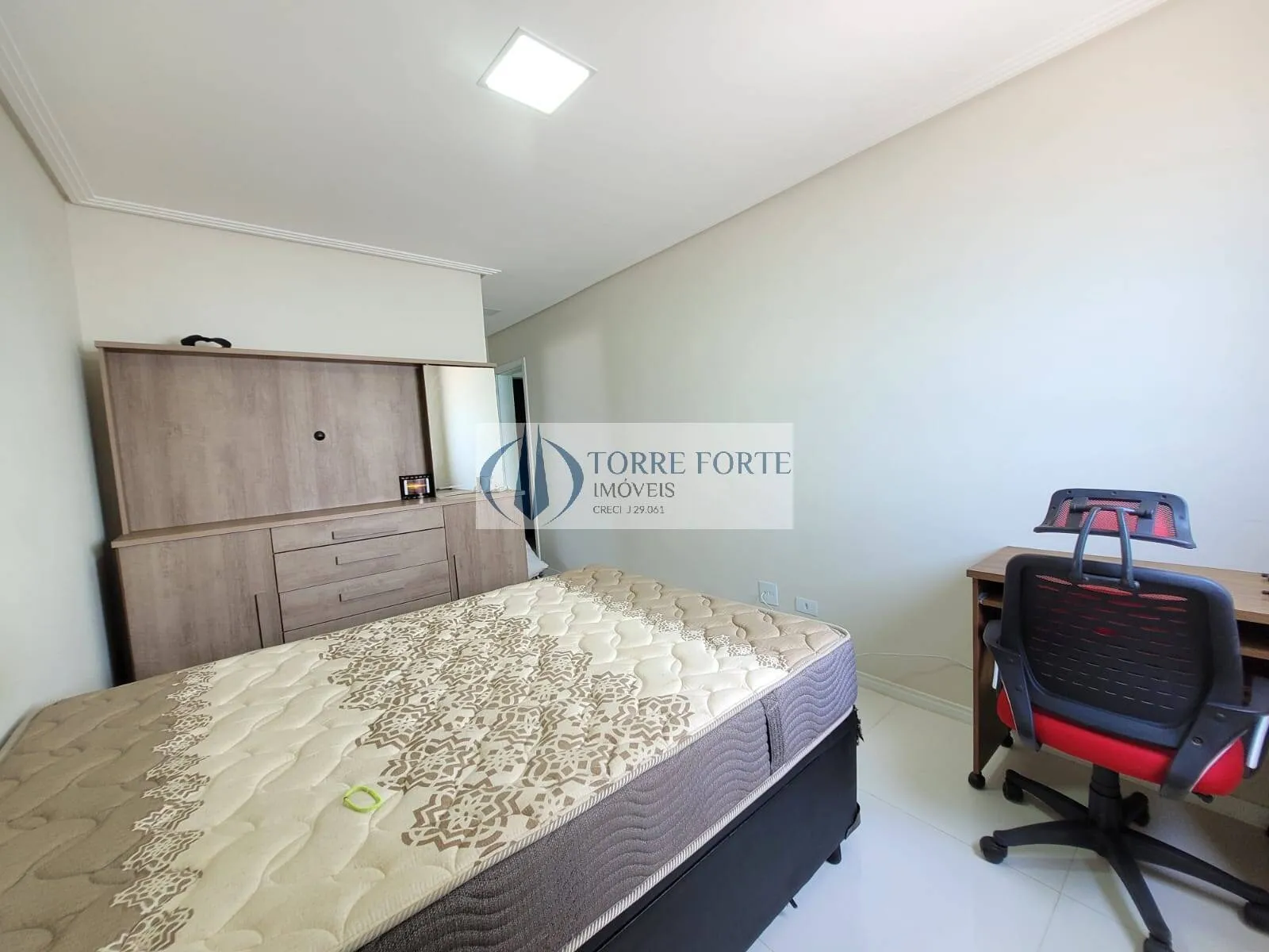 Imagem Maravilhoso apartamento 3 dormitórios, 1 suíte, 2 vagas pé na areia