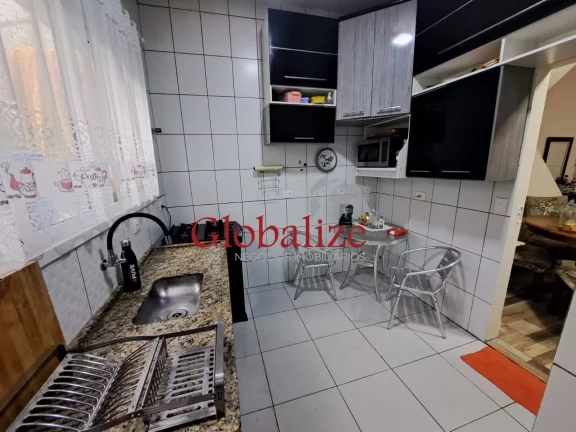 Imagem Casa triplex à venda com 3 quartos, 1 suite, churrasqueira, 1 vaga por R$750.000,00 no Campo Grande em Santos