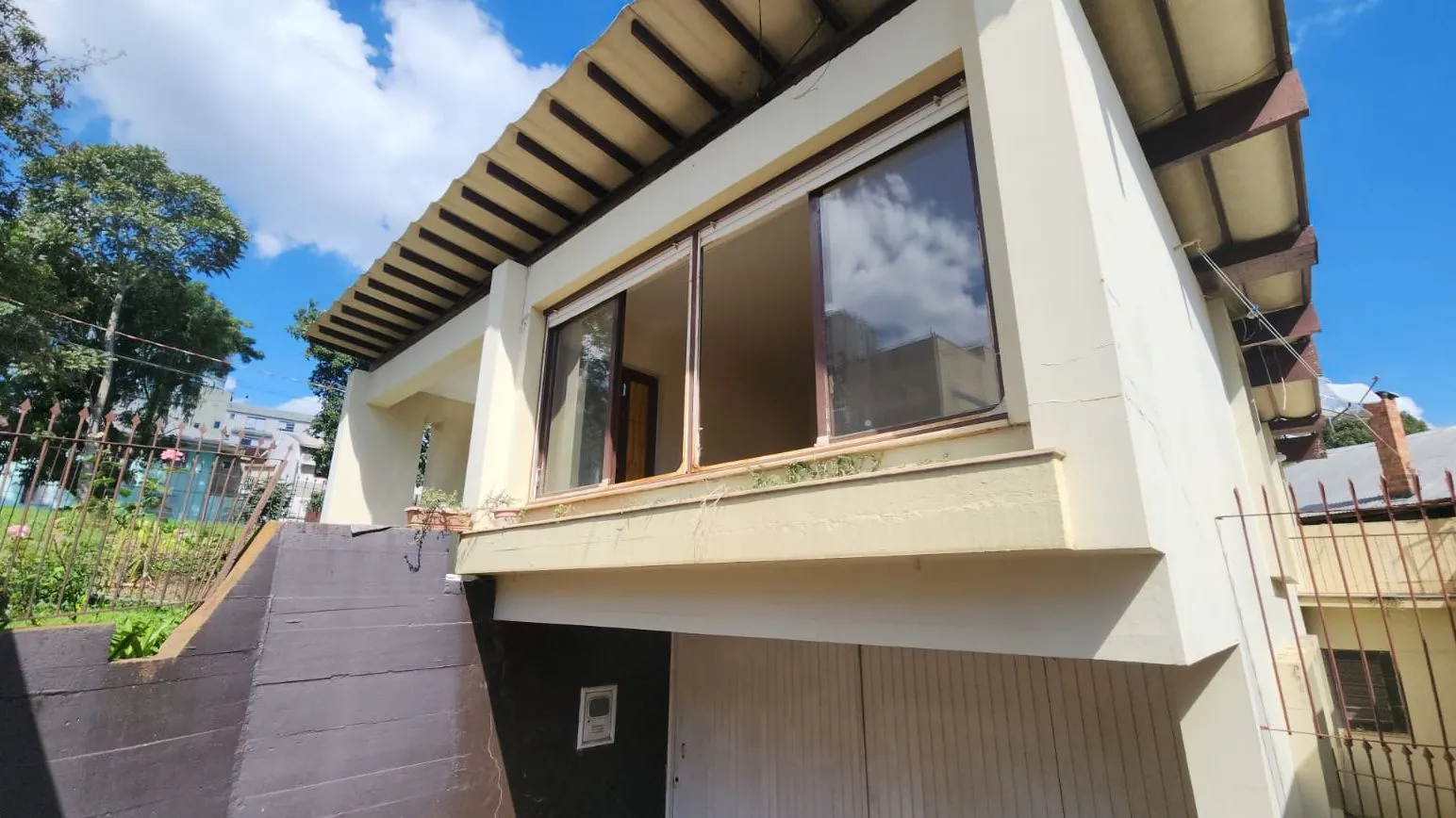 Foto do imóvel Casa à venda em Caxias do Sul, Medianeira, com 3 quartos, 257m2