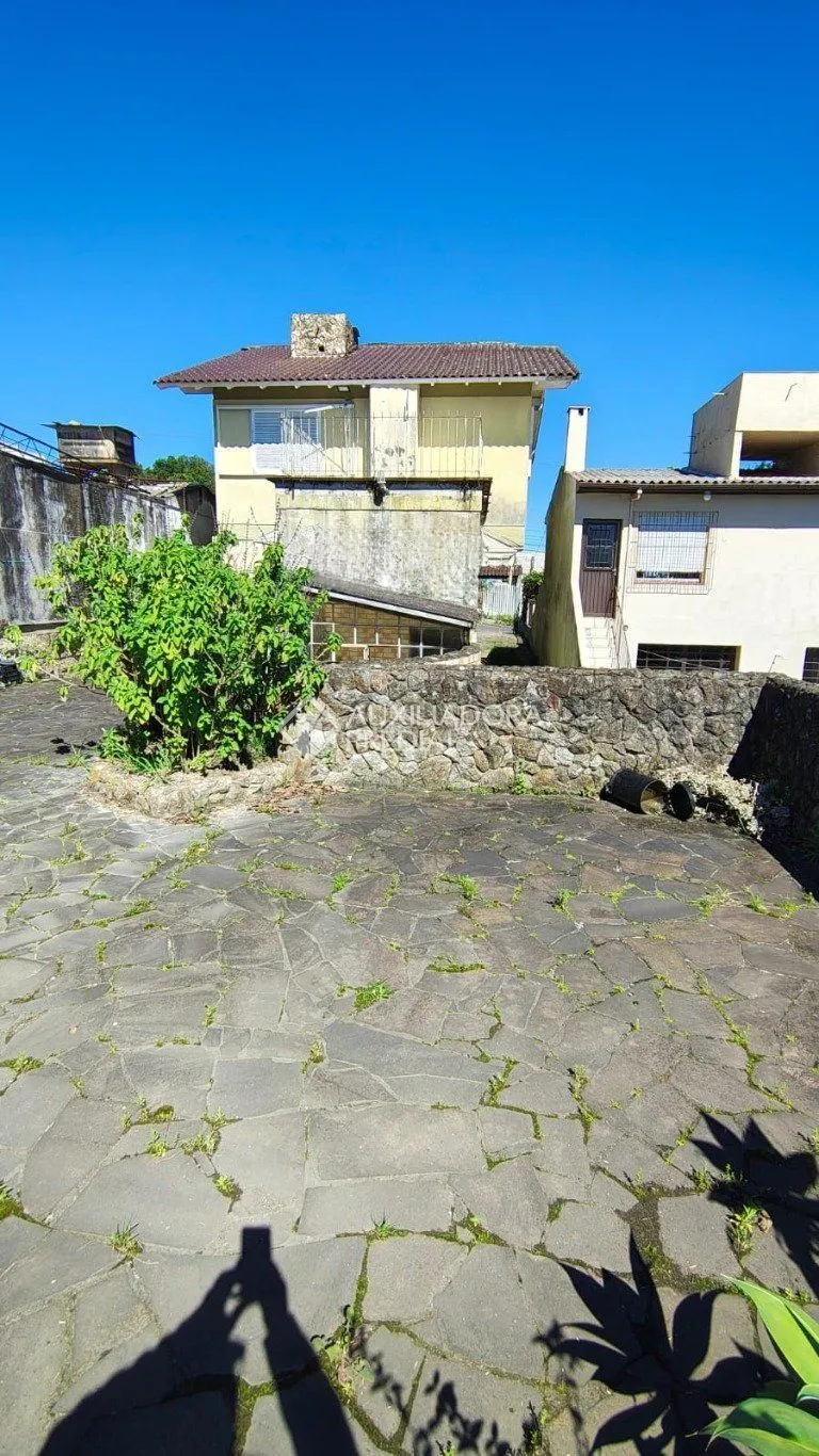 Imagem Casa de 3 dormitórios no bairro à venda em Vila Nova, Porto Alegre