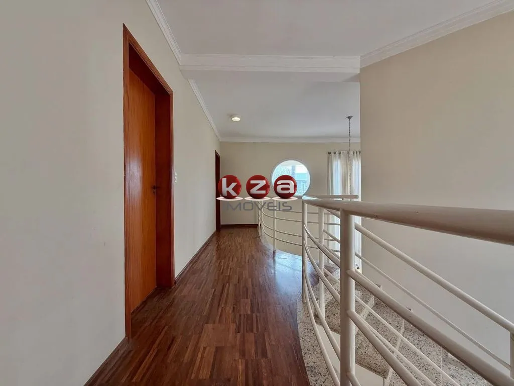 Imagem Casa em Condomínio à Venda em Valinhos-SP, Condomínio Vivenda das Cerejeiras, 3 quartos, 1 suíte, 2 salas, 4 banheiros, 4 vagas, 238m².