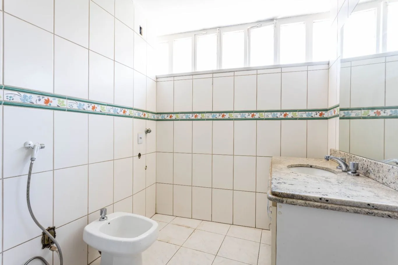 Imagem Vende-se apartamento com 2 quartos, 79 m² e sacada - Centro Histórico