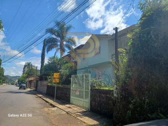 Imagem Casa para Venda em Concórdia, Cinquentenário, 3 dormitórios, 2 banheiros, 1 vaga