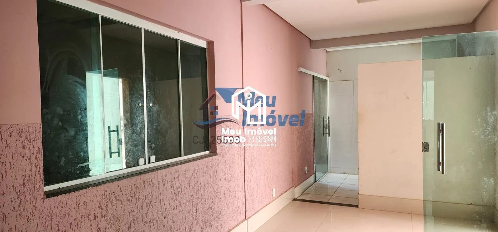 Imagem Casa 4 Quartos 1 Suíte 4 Vagas 300m² Depósito Piscina